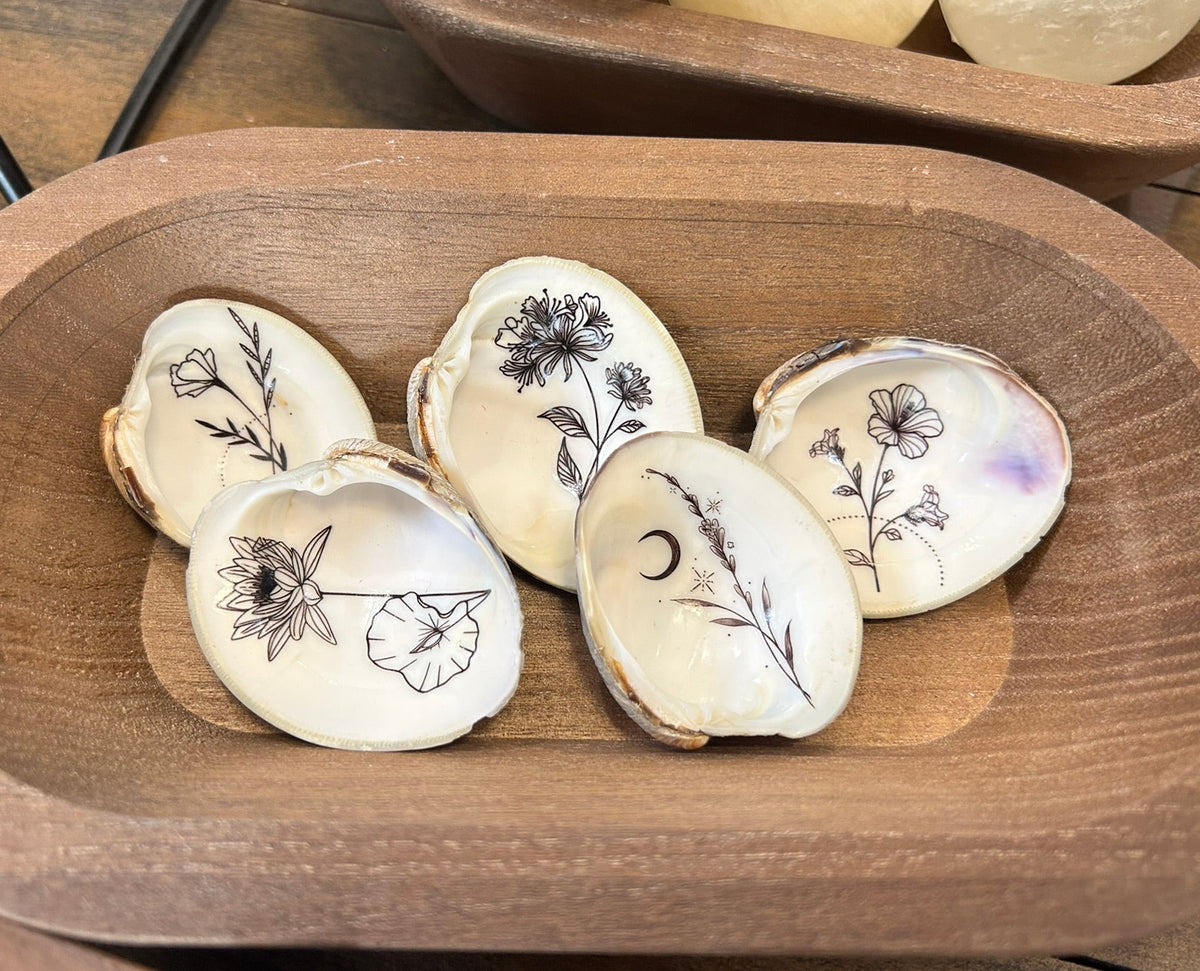 Clam Shell Tray