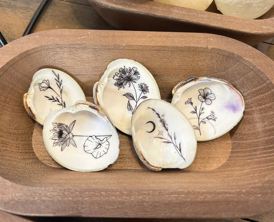 Clam Shell Tray